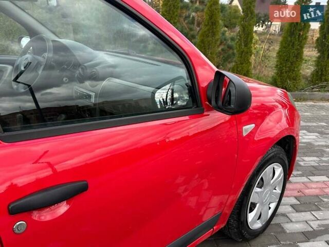 Дачія Sandero 2009 у Луцьку на Automoto.ua Червоний Дачія Sandero, об'ємом двигуна 1.4 л та пробігом 212 тис. км за 3950 $, фото 3 на Automoto.ua