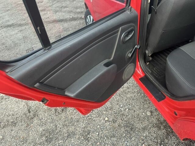 Красный Дачия Сандеро, объемом двигателя 1.4 л и пробегом 175 тыс. км за 4400 $, фото 14 на Automoto.ua