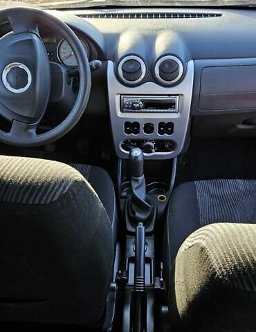 Красный Дачия Сандеро, объемом двигателя 1.4 л и пробегом 206 тыс. км за 4300 $, фото 13 на Automoto.ua