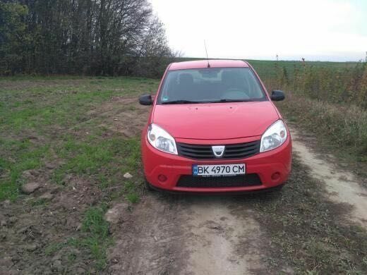 Красный Дачия Сандеро, объемом двигателя 1.4 л и пробегом 300 тыс. км за 3300 $, фото 2 на Automoto.ua