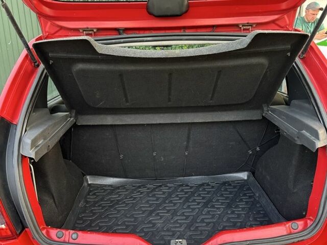 Червоний Дачія Sandero, об'ємом двигуна 1.4 л та пробігом 162 тис. км за 4300 $, фото 6 на Automoto.ua
