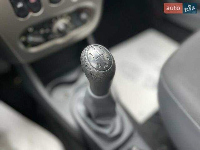 Красный Дачия Сандеро, объемом двигателя 1.2 л и пробегом 205 тыс. км за 4800 $, фото 19 на Automoto.ua