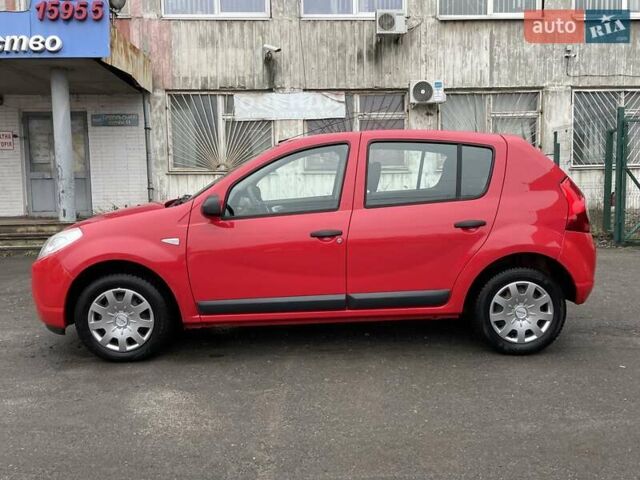 Красный Дачия Сандеро, объемом двигателя 1.2 л и пробегом 205 тыс. км за 4800 $, фото 5 на Automoto.ua