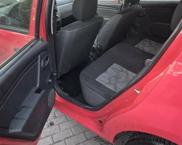 Дачия Сандеро 2009 в Киверцы на Automoto.ua Красный Дачия Сандеро, объемом двигателя 1.4 л и пробегом 156 тыс. км за 3999 $, фото 6 на Automoto.ua