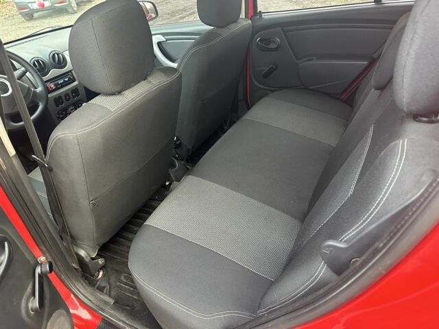 Красный Дачия Сандеро, объемом двигателя 1.4 л и пробегом 175 тыс. км за 4400 $, фото 13 на Automoto.ua