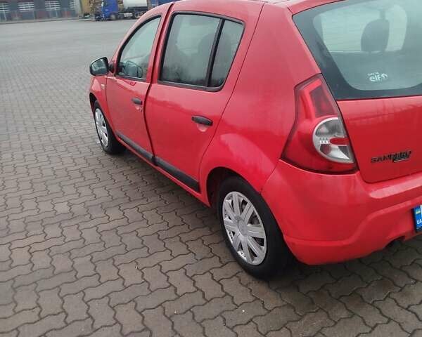 Красный Дачия Сандеро, объемом двигателя 1.4 л и пробегом 290 тыс. км за 3650 $, фото 2 на Automoto.ua