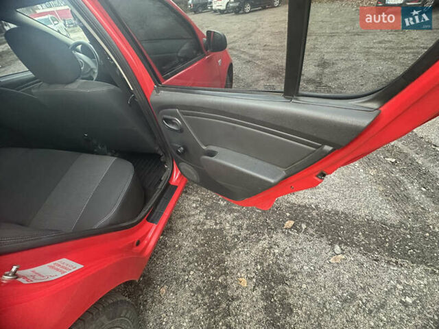Красный Дачия Сандеро, объемом двигателя 1.39 л и пробегом 175 тыс. км за 4400 $, фото 16 на Automoto.ua