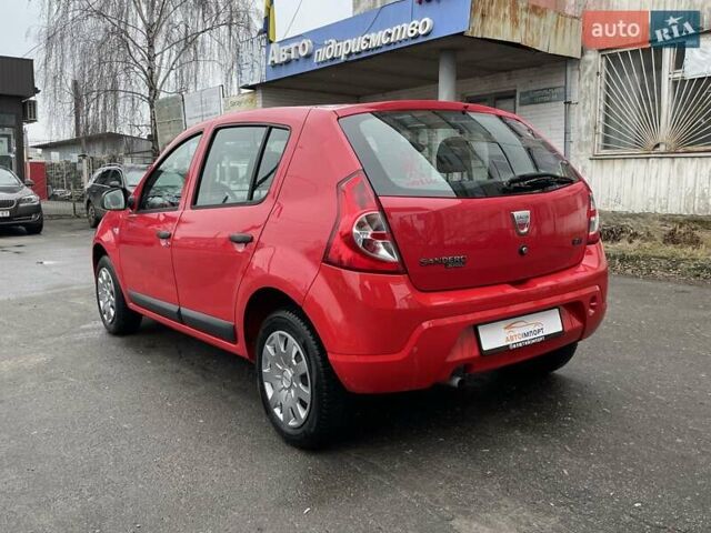 Красный Дачия Сандеро, объемом двигателя 1.2 л и пробегом 205 тыс. км за 4800 $, фото 4 на Automoto.ua