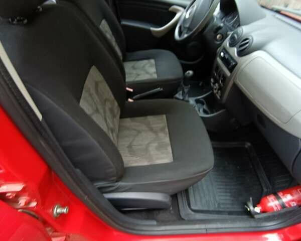 Красный Дачия Сандеро, объемом двигателя 1.39 л и пробегом 192 тыс. км за 3999 $, фото 17 на Automoto.ua