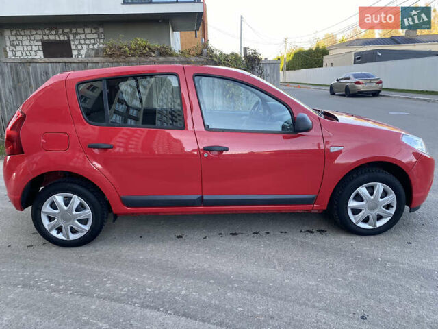 Красный Дачия Сандеро, объемом двигателя 1.2 л и пробегом 115 тыс. км за 4600 $, фото 9 на Automoto.ua