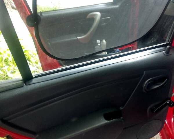 Червоний Дачія Sandero, об'ємом двигуна 1.39 л та пробігом 138 тис. км за 4400 $, фото 5 на Automoto.ua