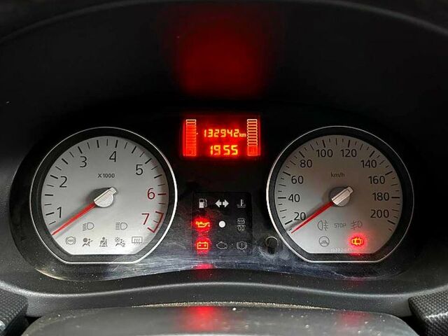 Красный Дачия Сандеро, объемом двигателя 1.4 л и пробегом 133 тыс. км за 5000 $, фото 4 на Automoto.ua