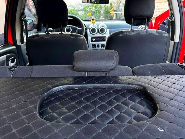 Красный Дачия Сандеро, объемом двигателя 1.4 л и пробегом 133 тыс. км за 5000 $, фото 6 на Automoto.ua