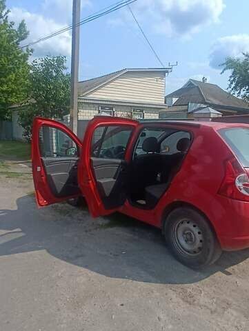 Червоний Дачія Sandero, об'ємом двигуна 1.39 л та пробігом 260 тис. км за 3650 $, фото 16 на Automoto.ua