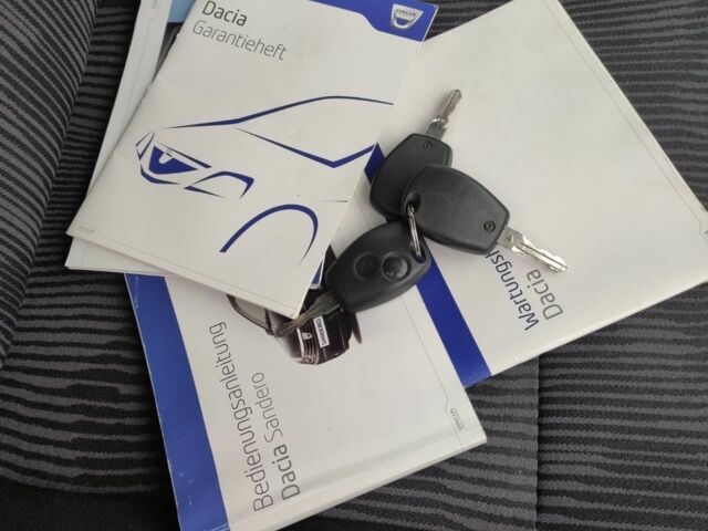 Красный Дачия Сандеро, объемом двигателя 1.5 л и пробегом 205 тыс. км за 6800 $, фото 6 на Automoto.ua