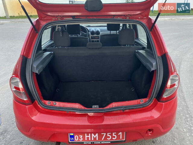 Красный Дачия Сандеро, объемом двигателя 1.2 л и пробегом 115 тыс. км за 4600 $, фото 22 на Automoto.ua