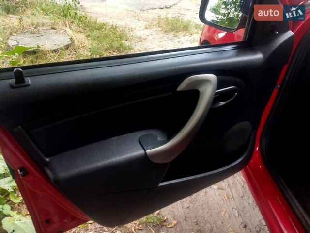 Червоний Дачія Sandero, об'ємом двигуна 1.39 л та пробігом 138 тис. км за 4400 $, фото 2 на Automoto.ua
