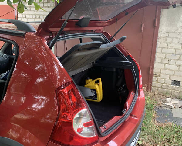 Червоний Дачія Sandero, об'ємом двигуна 1.6 л та пробігом 173 тис. км за 6300 $, фото 6 на Automoto.ua