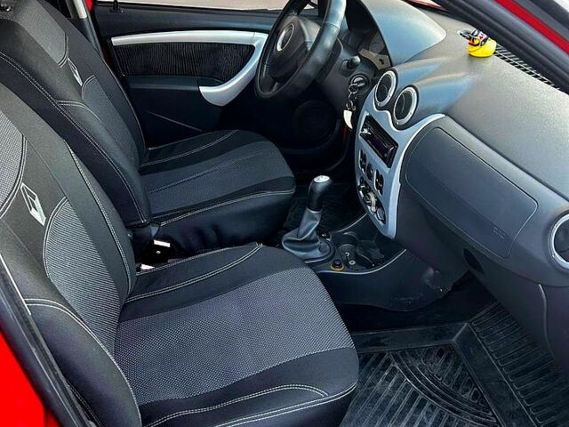 Красный Дачия Сандеро, объемом двигателя 1.4 л и пробегом 133 тыс. км за 5000 $, фото 8 на Automoto.ua