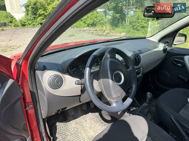 Красный Дачия Сандеро, объемом двигателя 1.15 л и пробегом 200 тыс. км за 4300 $, фото 3 на Automoto.ua