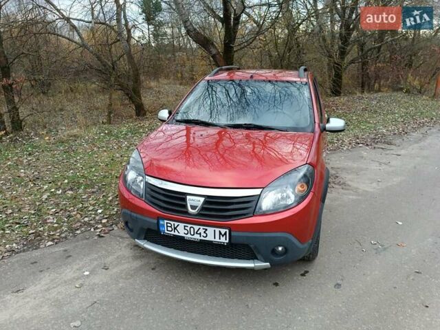 Красный Дачия Сандеро, объемом двигателя 1.6 л и пробегом 145 тыс. км за 7200 $, фото 26 на Automoto.ua