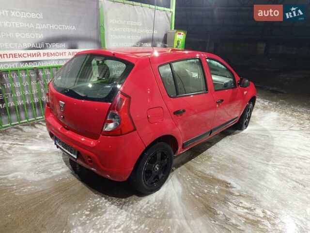 Красный Дачия Сандеро, объемом двигателя 1.2 л и пробегом 250 тыс. км за 3000 $, фото 3 на Automoto.ua