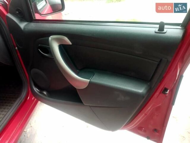 Червоний Дачія Sandero, об'ємом двигуна 1.39 л та пробігом 138 тис. км за 4400 $, фото 1 на Automoto.ua