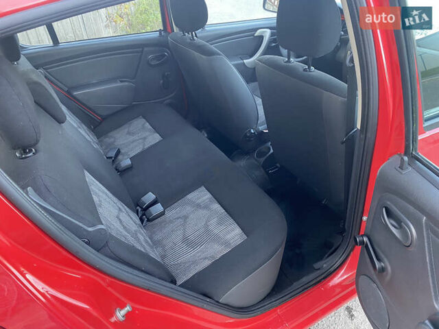 Красный Дачия Сандеро, объемом двигателя 1.2 л и пробегом 115 тыс. км за 4600 $, фото 15 на Automoto.ua