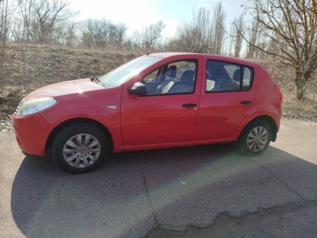 Червоний Дачія Sandero, об'ємом двигуна 1.4 л та пробігом 243 тис. км за 3500 $, фото 3 на Automoto.ua