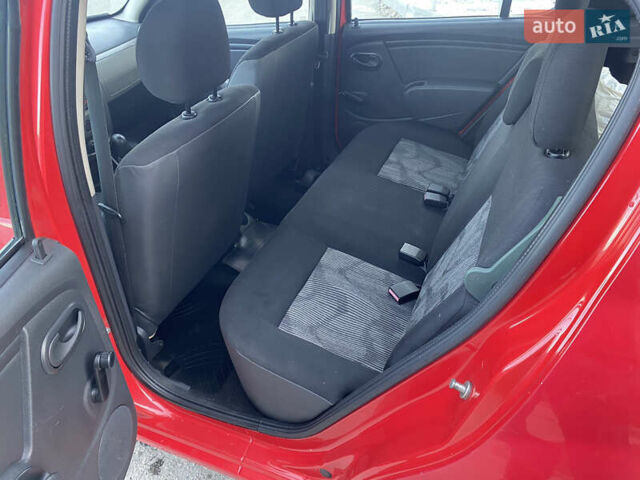 Красный Дачия Сандеро, объемом двигателя 1.2 л и пробегом 115 тыс. км за 4600 $, фото 14 на Automoto.ua
