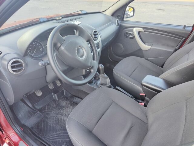 Красный Дачия Сандеро, объемом двигателя 6 л и пробегом 157 тыс. км за 6350 $, фото 13 на Automoto.ua