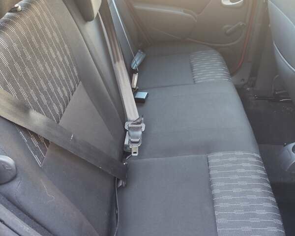 Красный Дачия Сандеро, объемом двигателя 1.2 л и пробегом 143 тыс. км за 5500 $, фото 10 на Automoto.ua