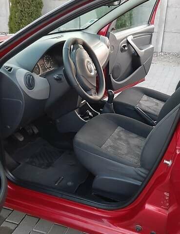 Красный Дачия Сандеро, объемом двигателя 1.2 л и пробегом 132 тыс. км за 4500 $, фото 5 на Automoto.ua