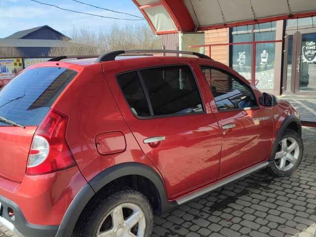 Красный Дачия Сандеро, объемом двигателя 1.6 л и пробегом 196 тыс. км за 5800 $, фото 1 на Automoto.ua