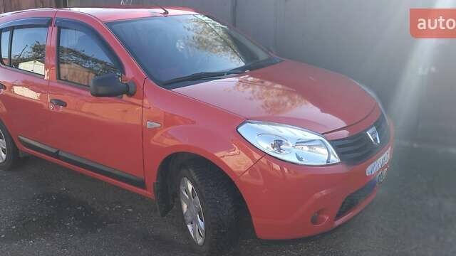 Красный Дачия Сандеро, объемом двигателя 1.2 л и пробегом 168 тыс. км за 4250 $, фото 3 на Automoto.ua