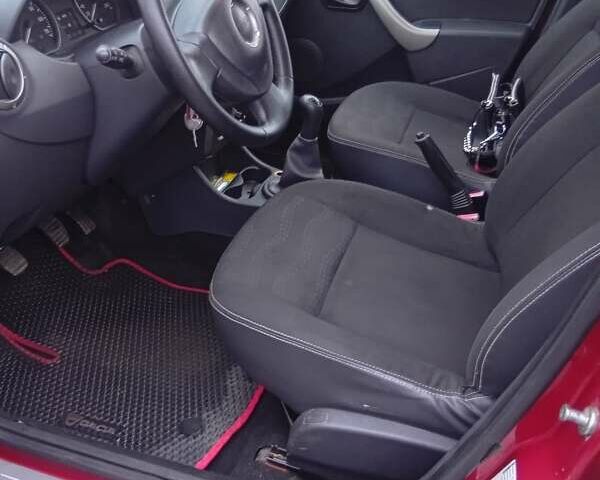 Червоний Дачія Sandero, об'ємом двигуна 1.6 л та пробігом 252 тис. км за 6750 $, фото 3 на Automoto.ua