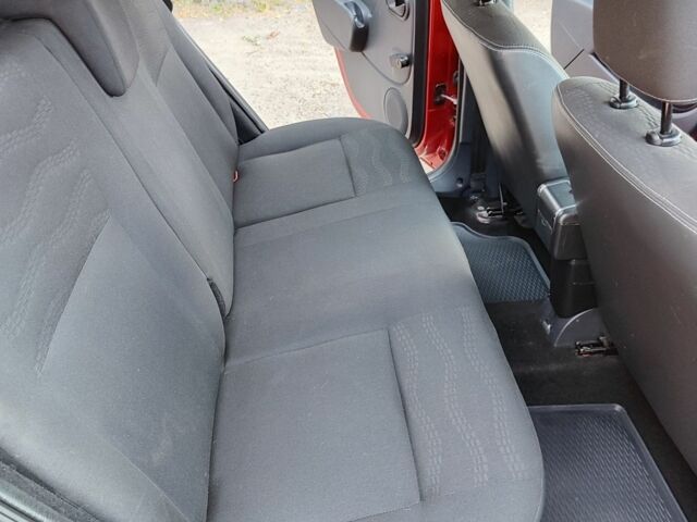 Красный Дачия Сандеро, объемом двигателя 6 л и пробегом 157 тыс. км за 6350 $, фото 9 на Automoto.ua