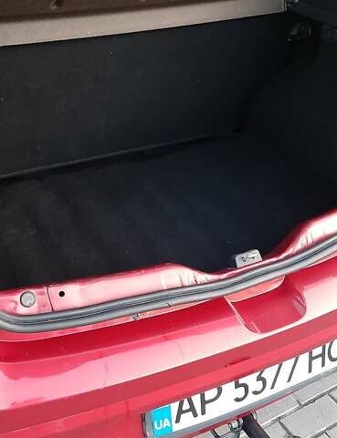 Красный Дачия Сандеро, объемом двигателя 1.2 л и пробегом 132 тыс. км за 4500 $, фото 1 на Automoto.ua