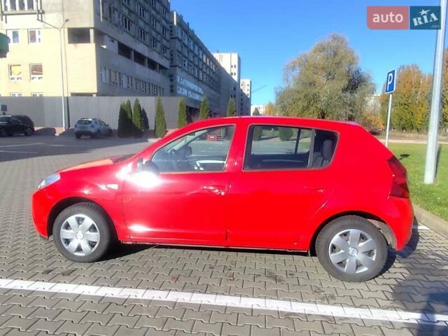 Красный Дачия Сандеро, объемом двигателя 1.2 л и пробегом 143 тыс. км за 5500 $, фото 1 на Automoto.ua