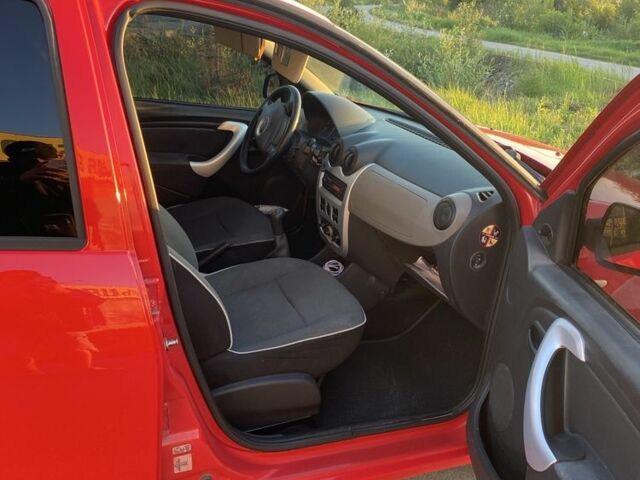 Красный Дачия Сандеро, объемом двигателя 1.5 л и пробегом 267 тыс. км за 4600 $, фото 4 на Automoto.ua