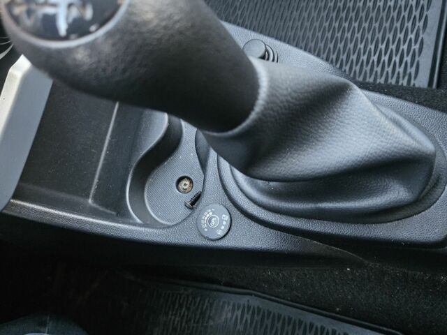 Червоний Дачія Sandero, об'ємом двигуна 0 л та пробігом 208 тис. км за 5200 $, фото 7 на Automoto.ua