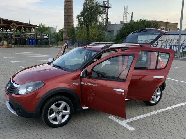 Красный Дачия Сандеро, объемом двигателя 1.6 л и пробегом 138 тыс. км за 6500 $, фото 2 на Automoto.ua