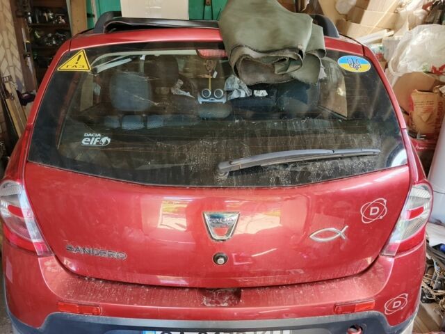 Красный Дачия Сандеро, объемом двигателя 1.6 л и пробегом 170 тыс. км за 2450 $, фото 1 на Automoto.ua