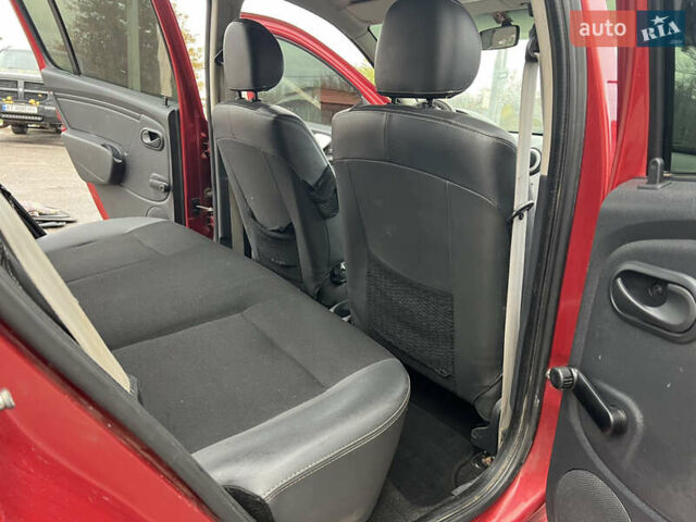 Красный Дачия Сандеро, объемом двигателя 1.6 л и пробегом 100 тыс. км за 6700 $, фото 23 на Automoto.ua