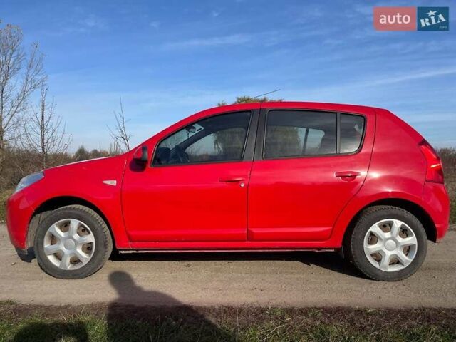 Красный Дачия Сандеро, объемом двигателя 1.2 л и пробегом 168 тыс. км за 4850 $, фото 2 на Automoto.ua
