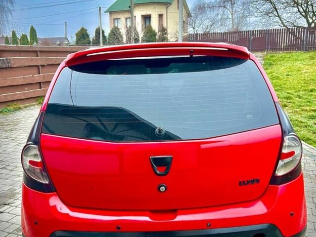 Червоний Дачія Sandero, об'ємом двигуна 1.4 л та пробігом 200 тис. км за 3500 $, фото 2 на Automoto.ua
