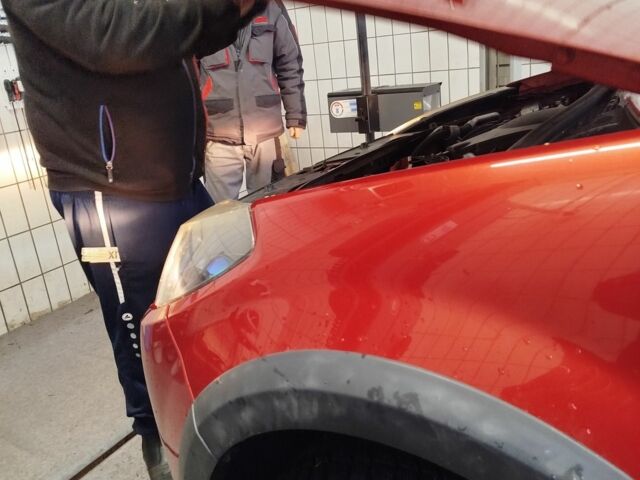 Червоний Дачія Sandero, об'ємом двигуна 2 л та пробігом 200 тис. км за 6398 $, фото 4 на Automoto.ua