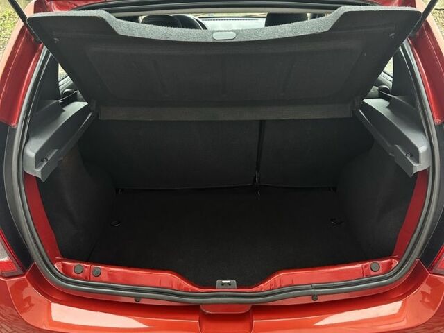 Красный Дачия Сандеро, объемом двигателя 1.6 л и пробегом 172 тыс. км за 6799 $, фото 6 на Automoto.ua