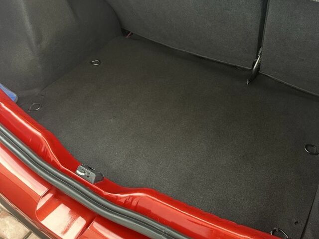 Красный Дачия Сандеро, объемом двигателя 1.6 л и пробегом 172 тыс. км за 6799 $, фото 7 на Automoto.ua