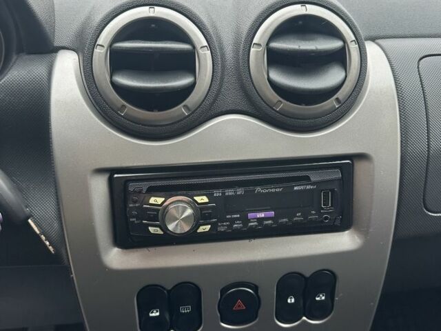 Красный Дачия Сандеро, объемом двигателя 1.6 л и пробегом 172 тыс. км за 6799 $, фото 12 на Automoto.ua